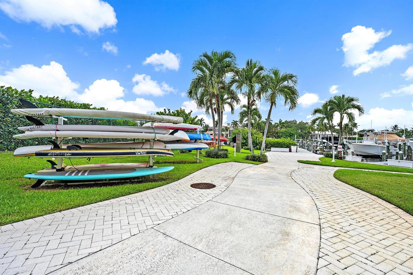 411 Bay Colony Dr N-29