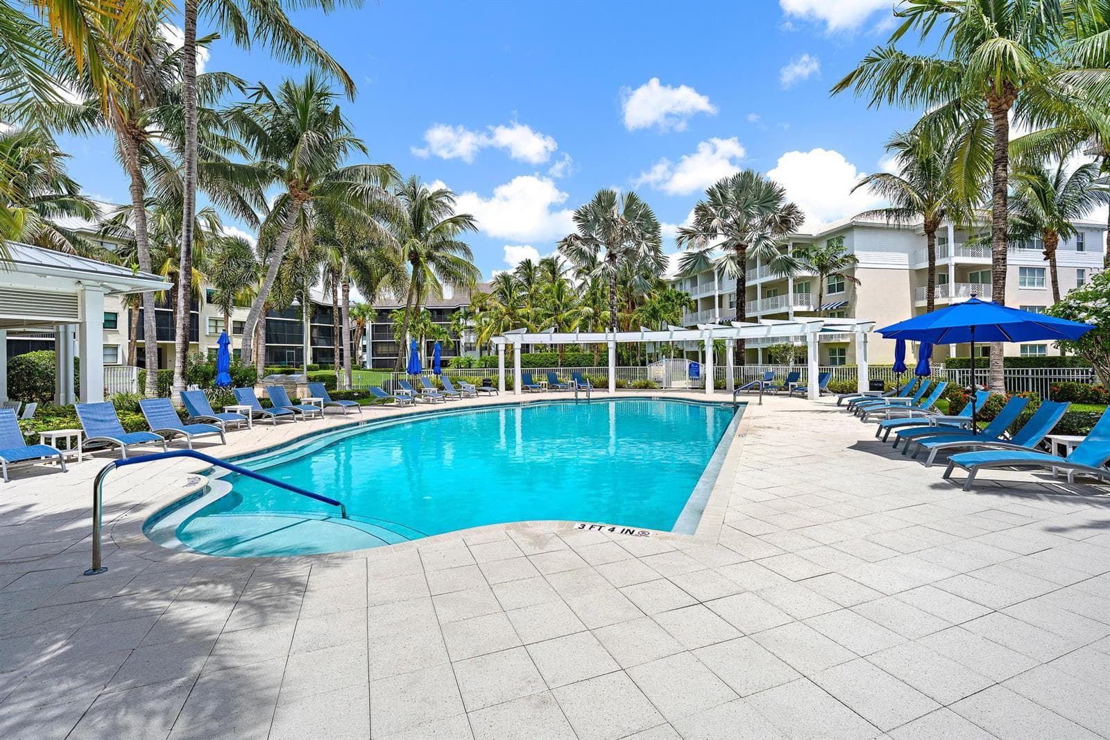 411 Bay Colony Dr N-25