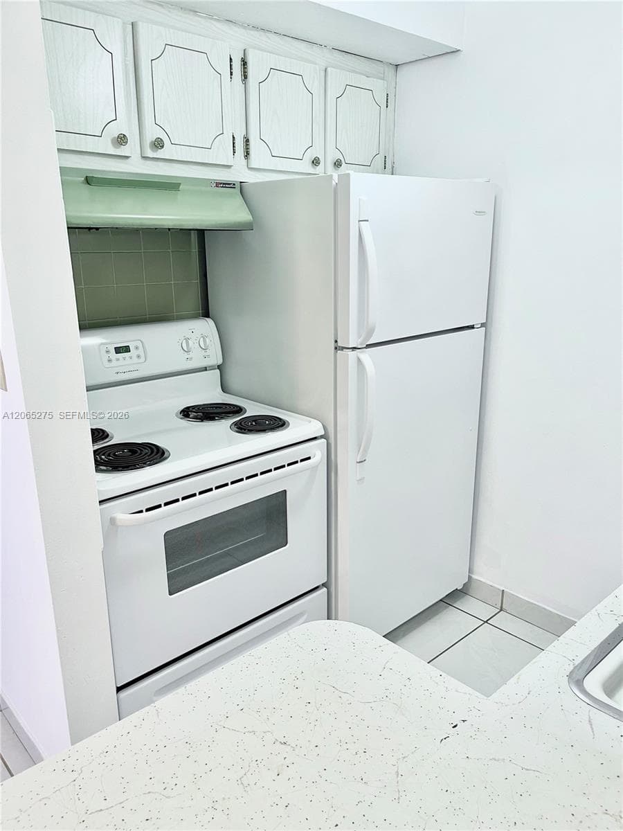 THE WARRENTON · #421 in Hollywood - Photo 25