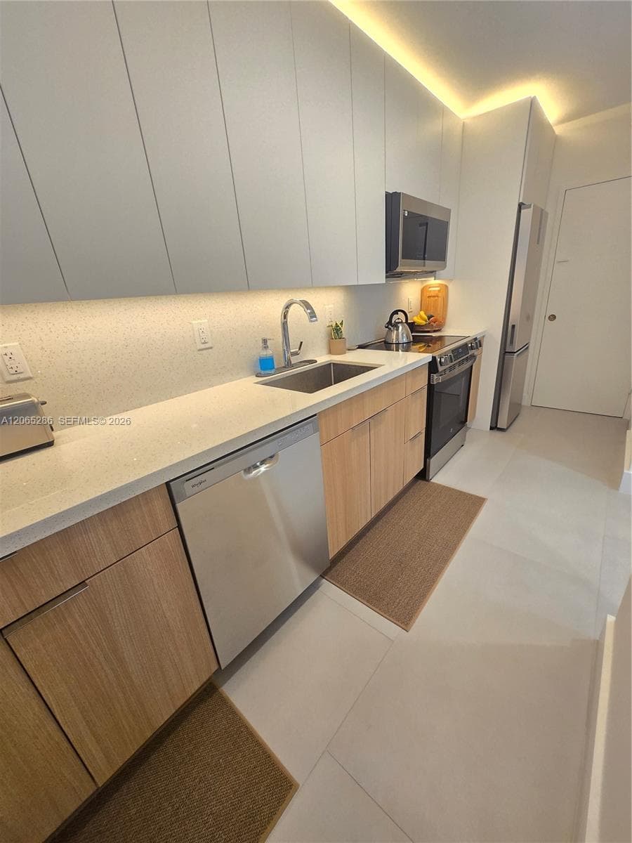 The Decoplage · #931 in Miami Beach - Photo 12