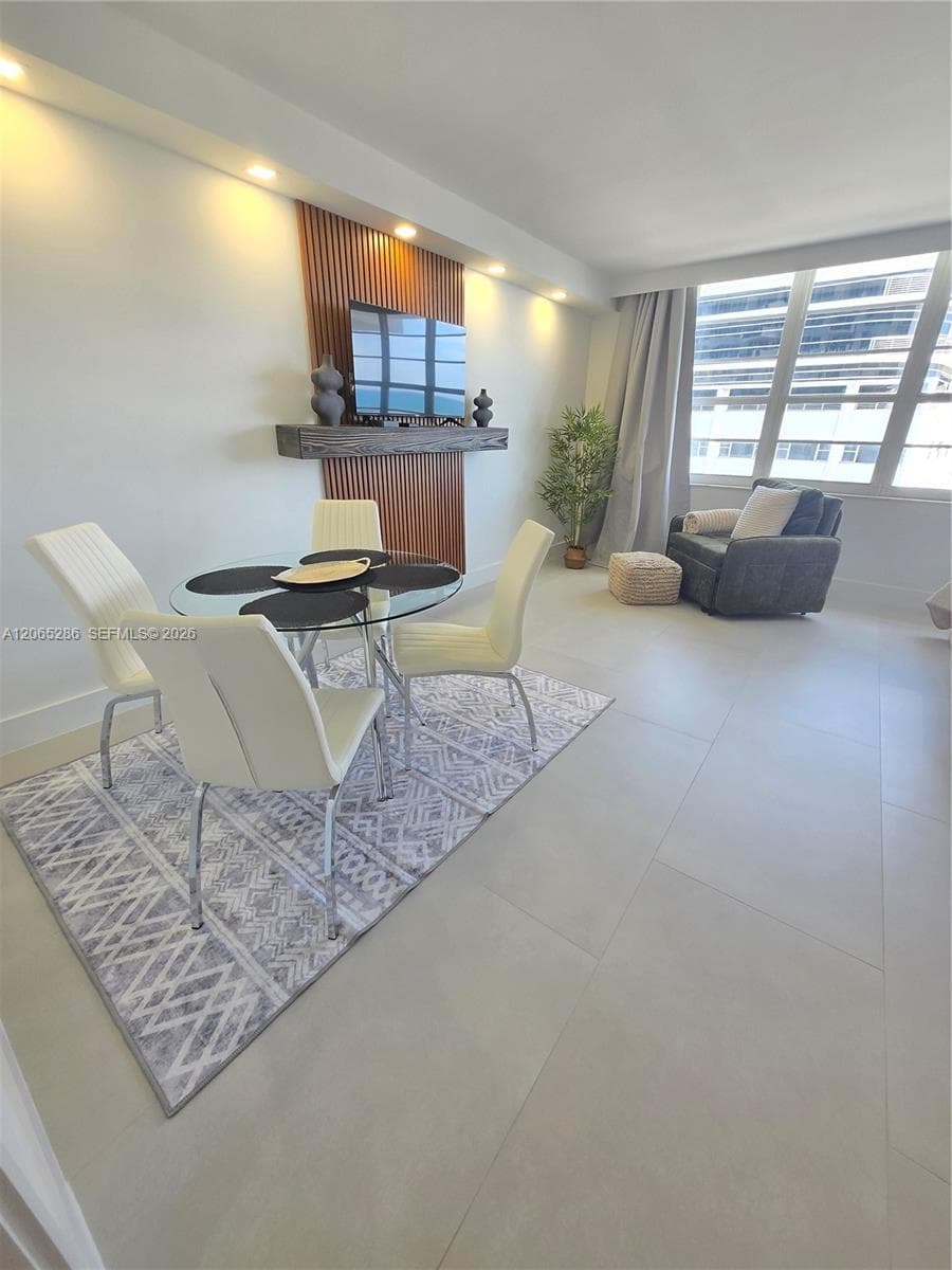 The Decoplage · #931 in Miami Beach - Photo 9