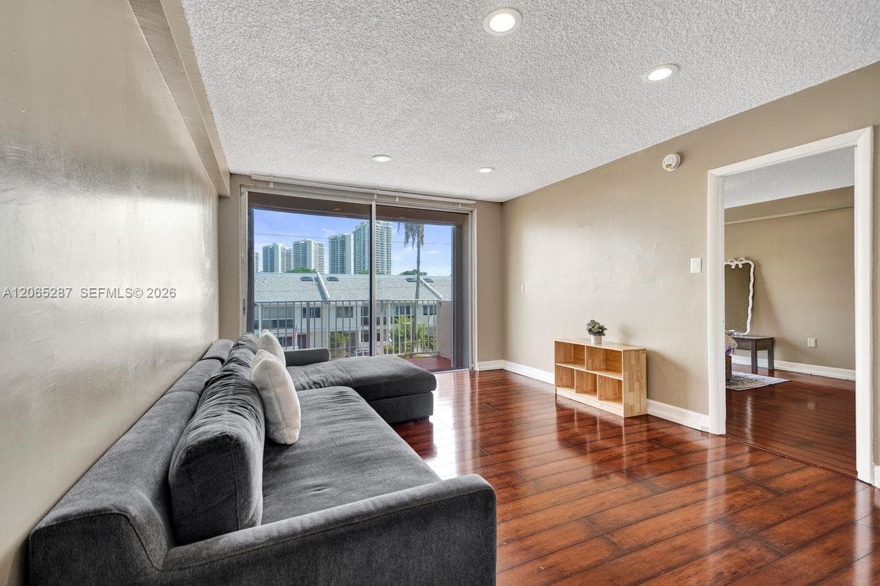 SUNNY SHORES CONDO · #301 in North Miami Beach - Photo 6