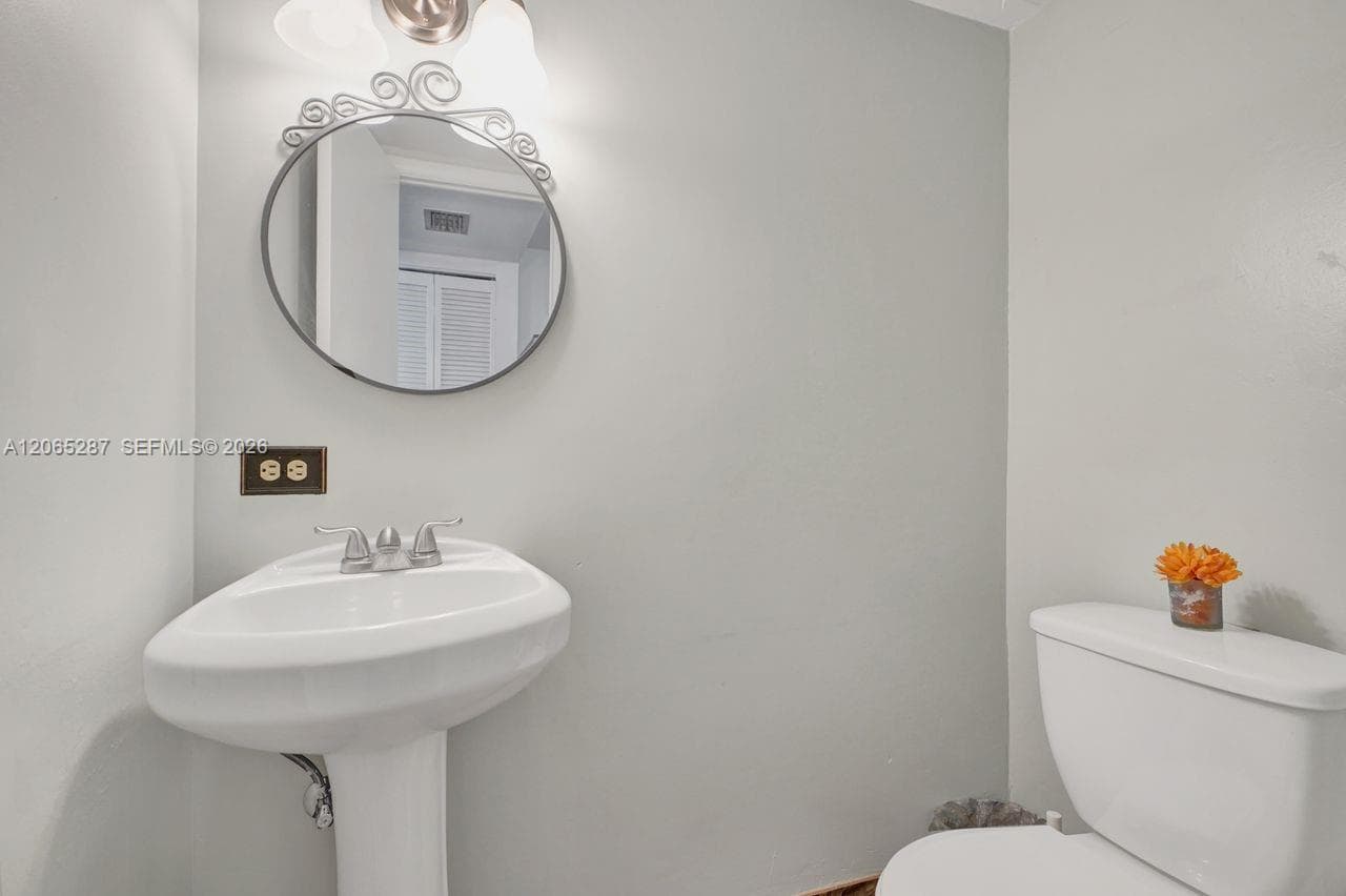 SUNNY SHORES CONDO · #301 in North Miami Beach - Photo 52