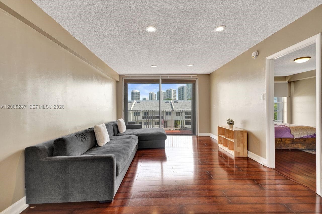 SUNNY SHORES CONDO · #301 in North Miami Beach - Photo 7
