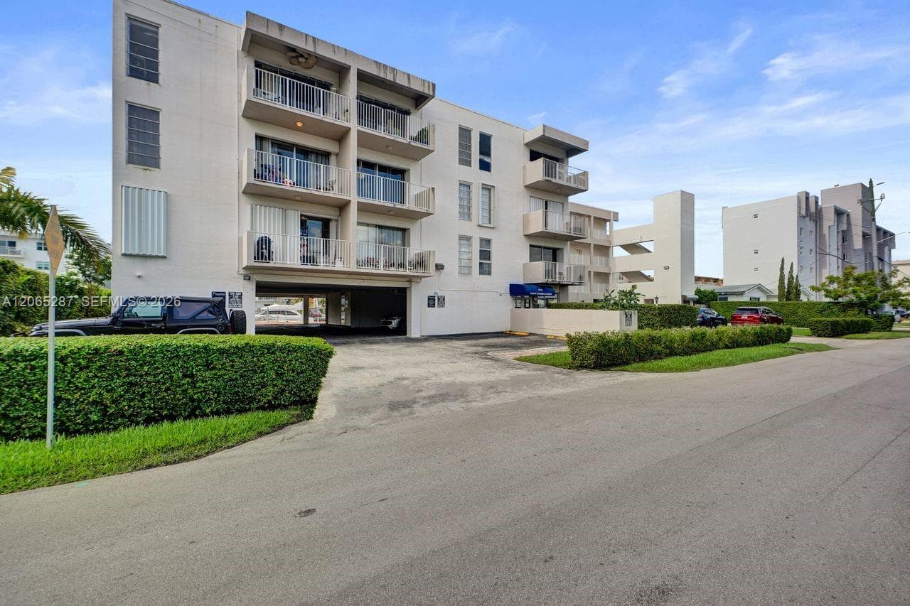 SUNNY SHORES CONDO · #301 in North Miami Beach - Photo 37
