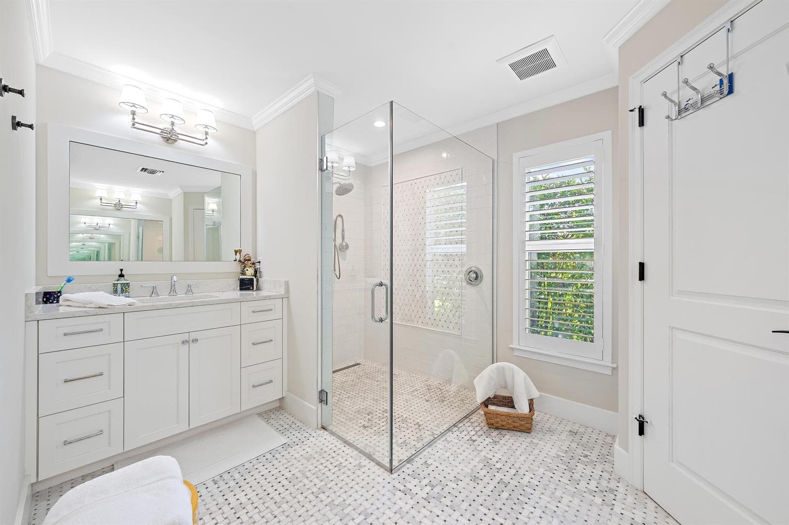 11785 Lake Shore Pl-24