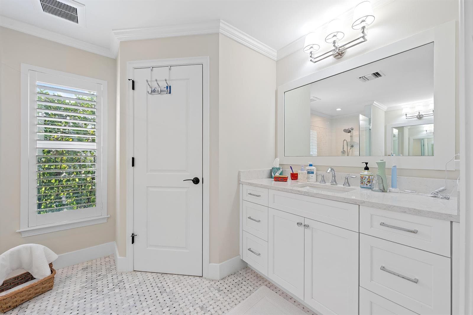 11785 Lake Shore Pl-23