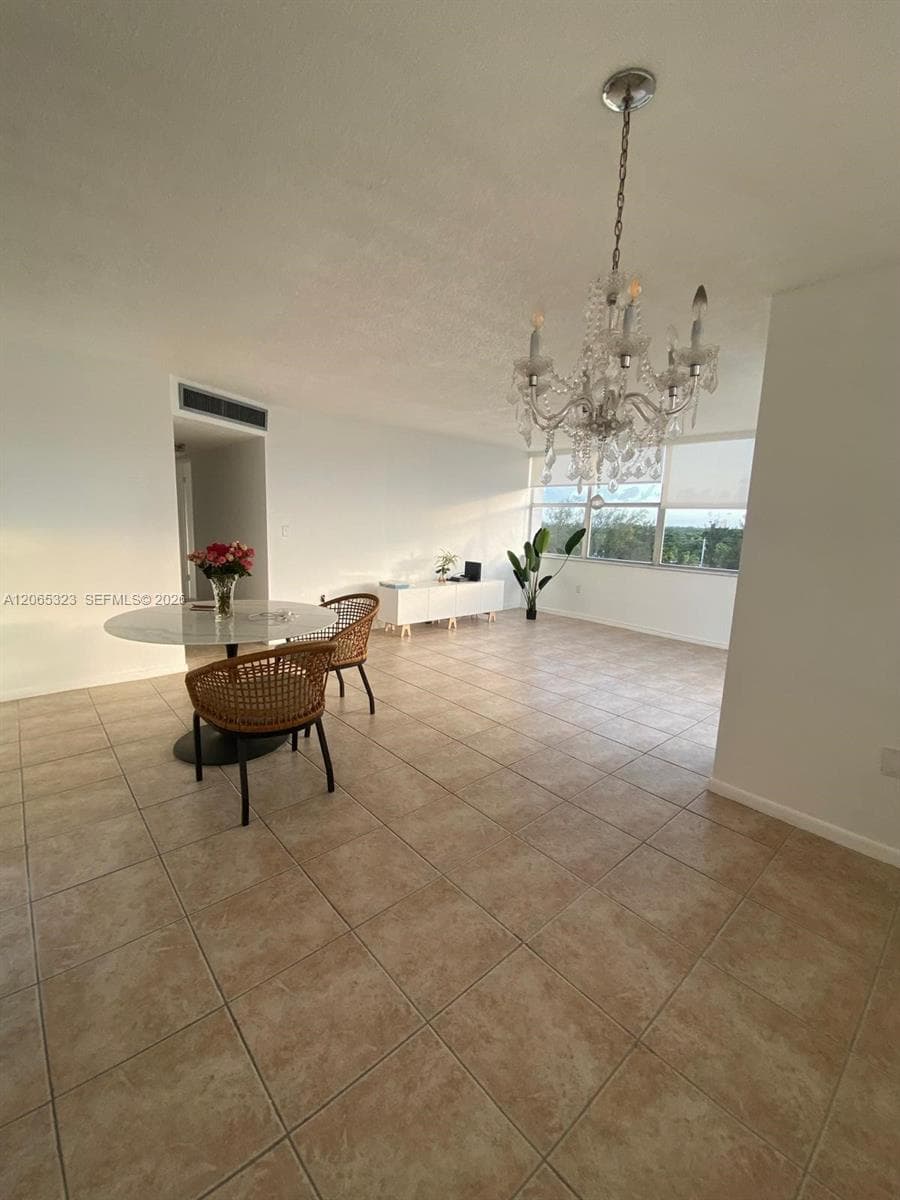 WILSHIRE CONDO · #713E in Miami - Photo 8