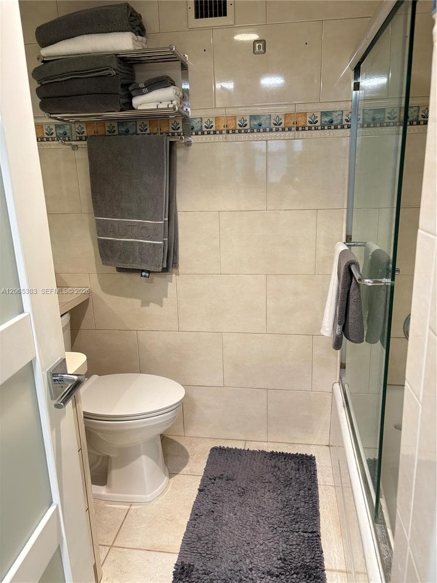 BAYVIEW TOWERS CONDO SOUT · #A1409 in North Miami - Photo 8