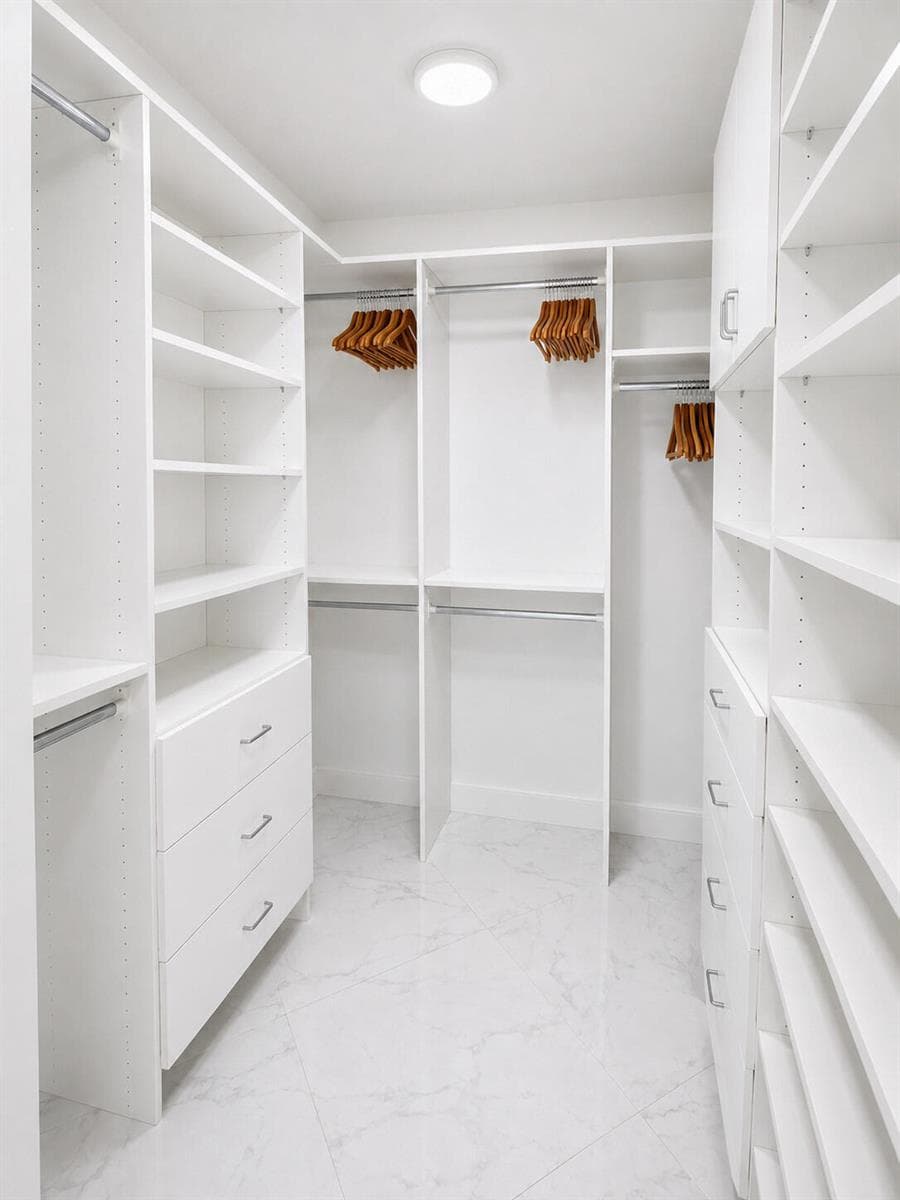 master closet_