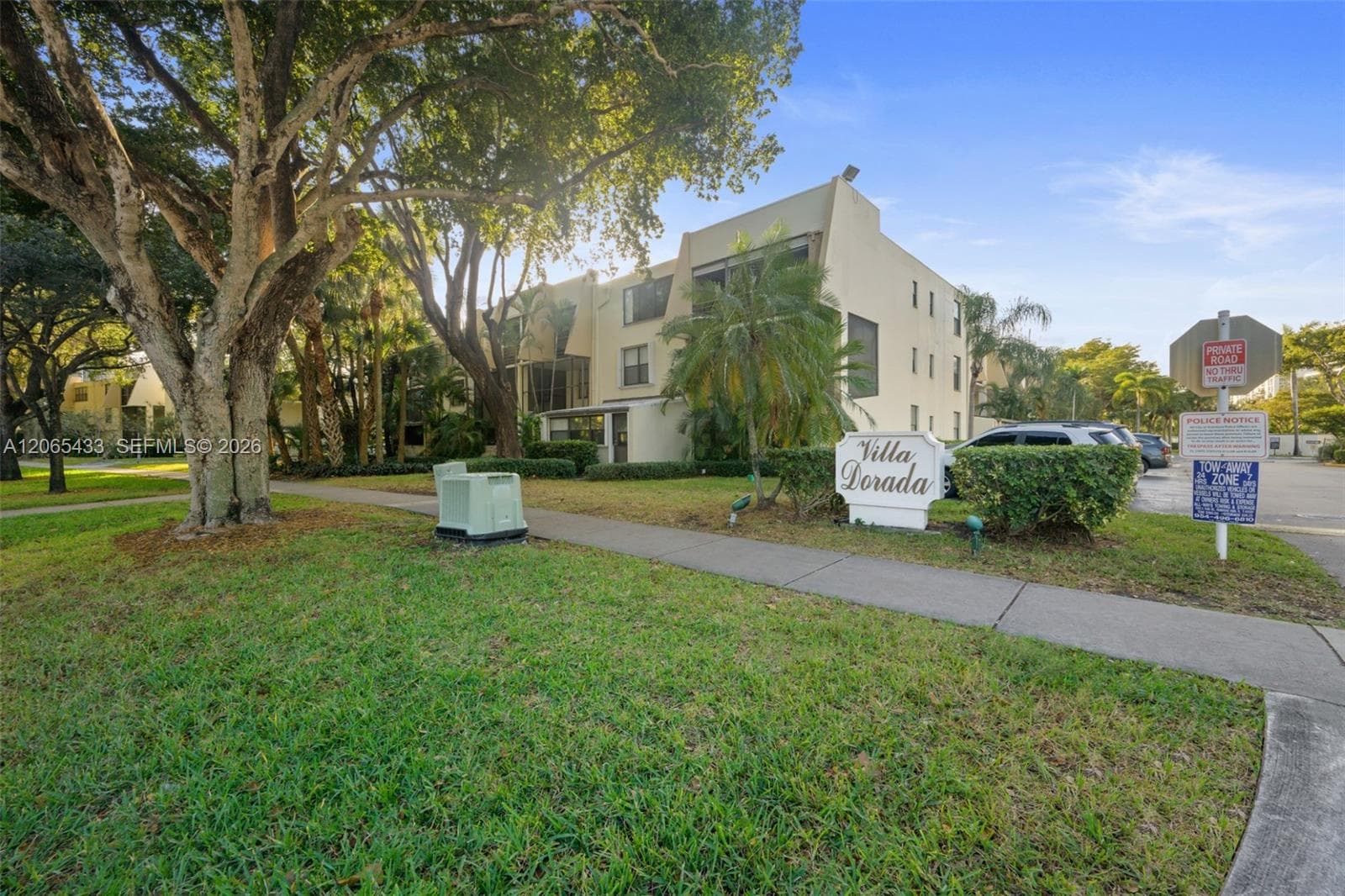 villa dorada · #320-8 in Aventura - Photo 1