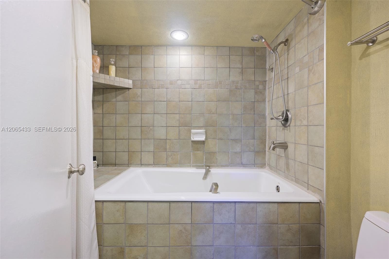 villa dorada · #320-8 in Aventura - Photo 18