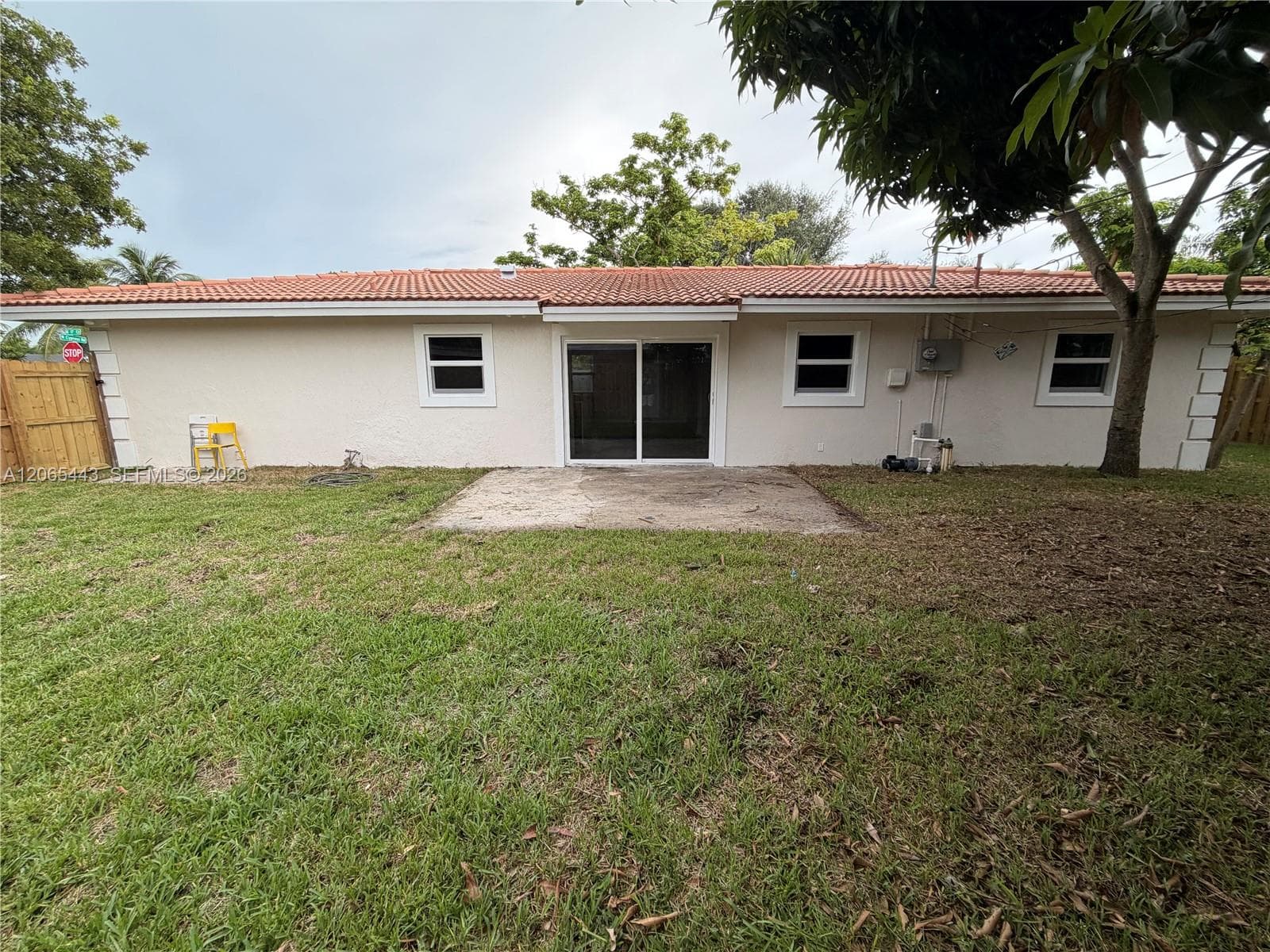 110 NE 17th Ct photo 24