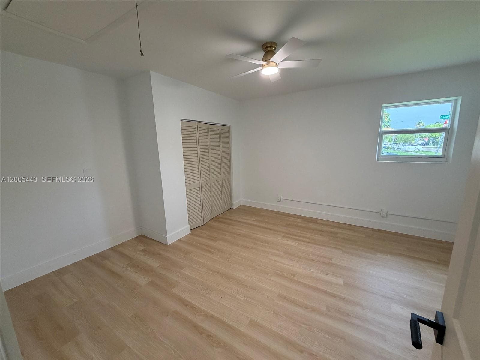 110 NE 17th Ct photo 14