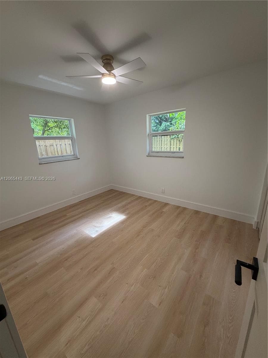 110 NE 17th Ct photo 19