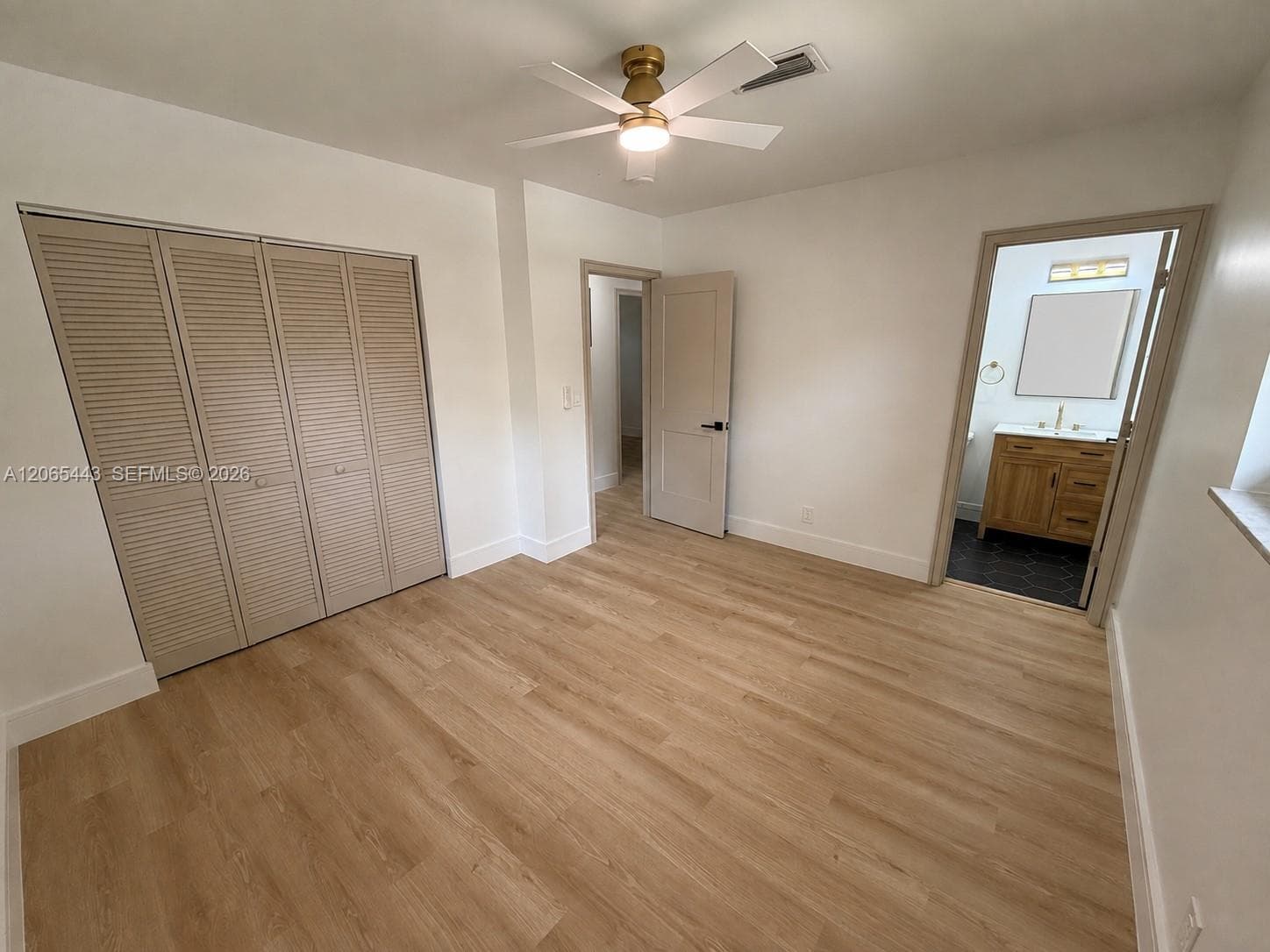 110 NE 17th Ct photo 21
