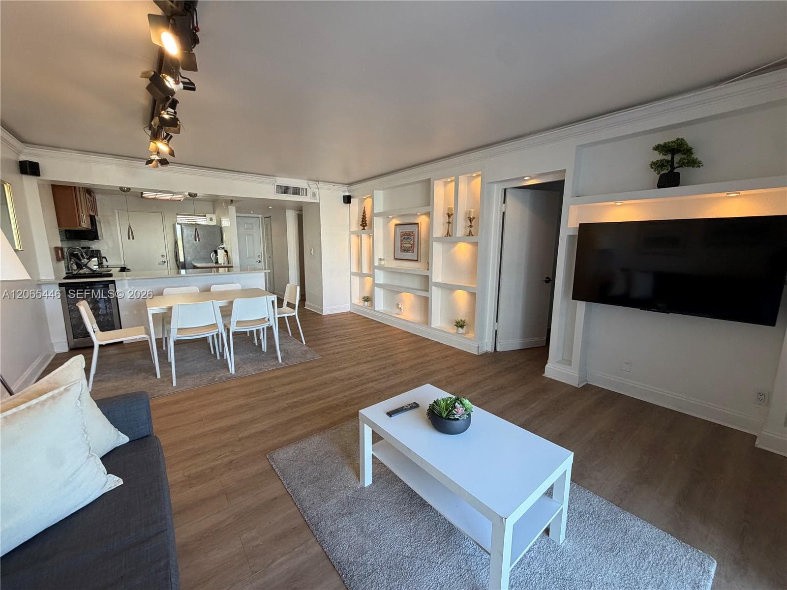 ISLAND SHORES CONDO · #201 in North Miami Beach - Photo 6