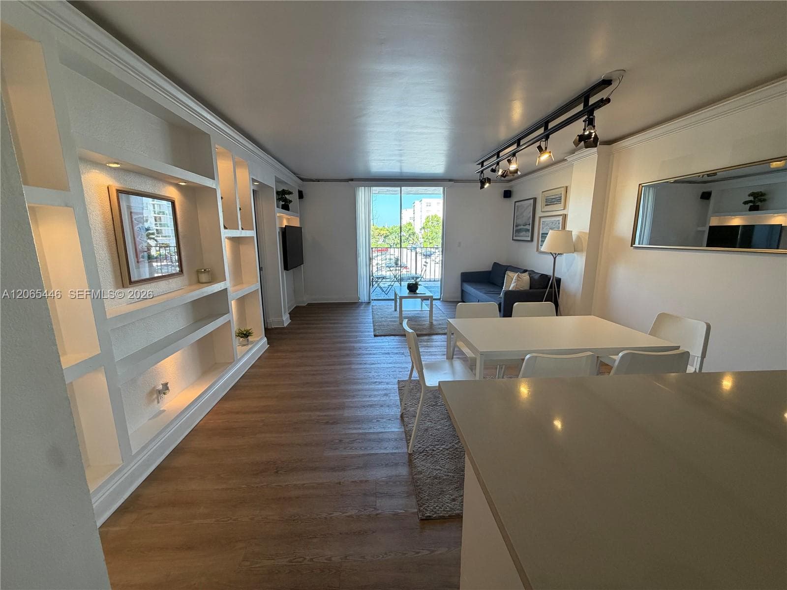 ISLAND SHORES CONDO · #201 in North Miami Beach - Photo 3