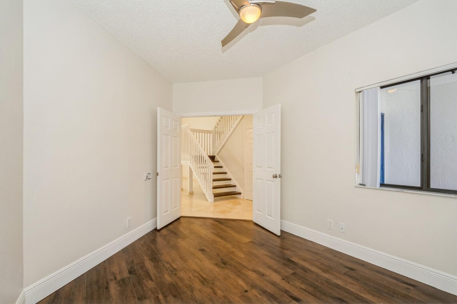 33_5504FoxHollowDr_154002_3rdBedroom_Lar