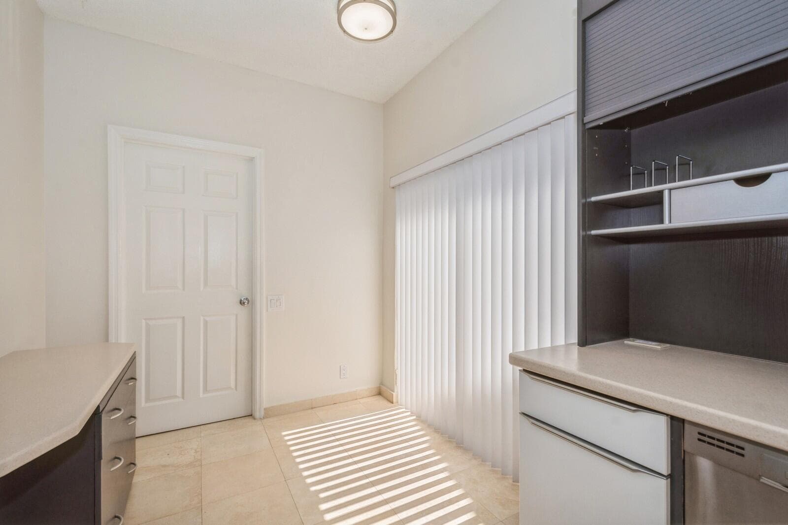 15_5504FoxHollowDr_366_BreakfastRoom_Lar