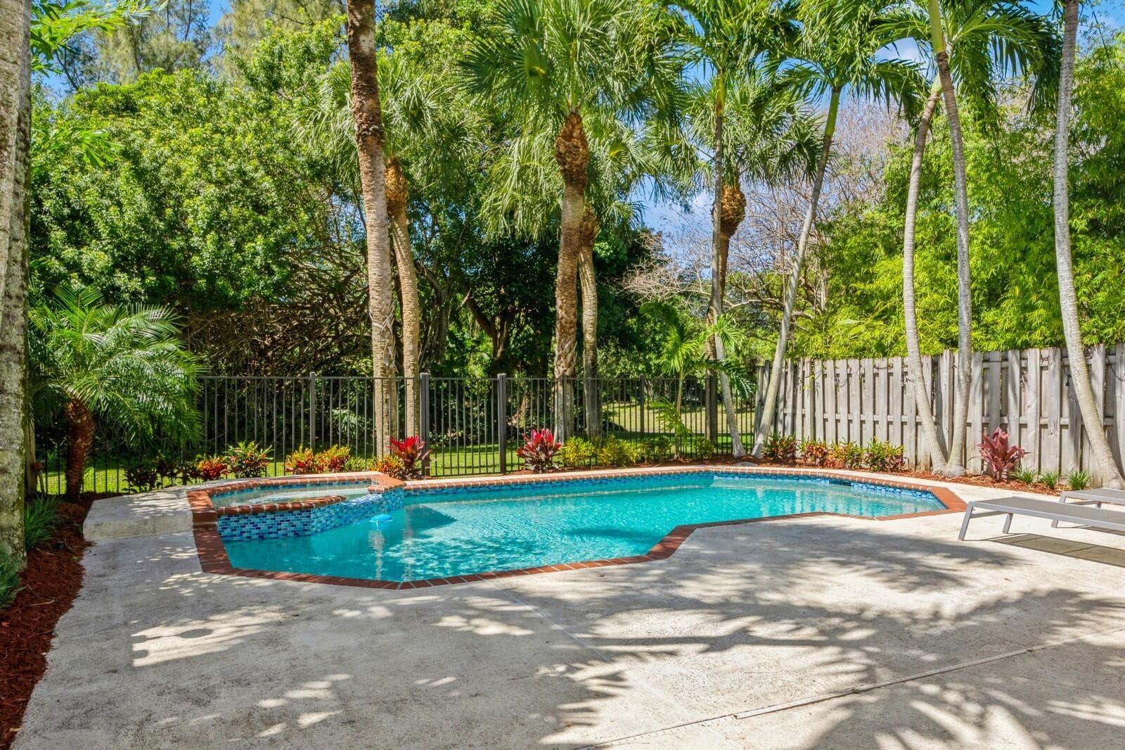 40_5504FoxHollowDr_29_Pool_Large