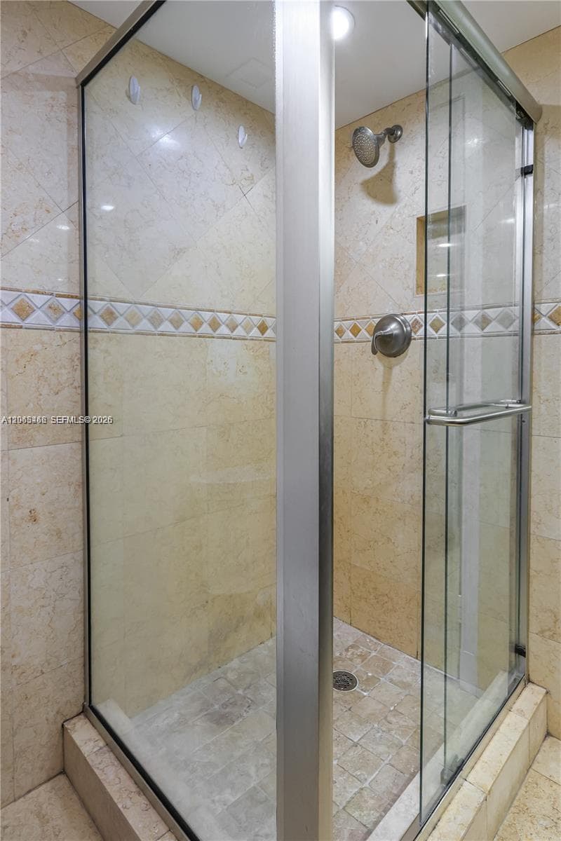 STRATFORD HOUSE CONDO · #1002 in North Miami Beach - Photo 17