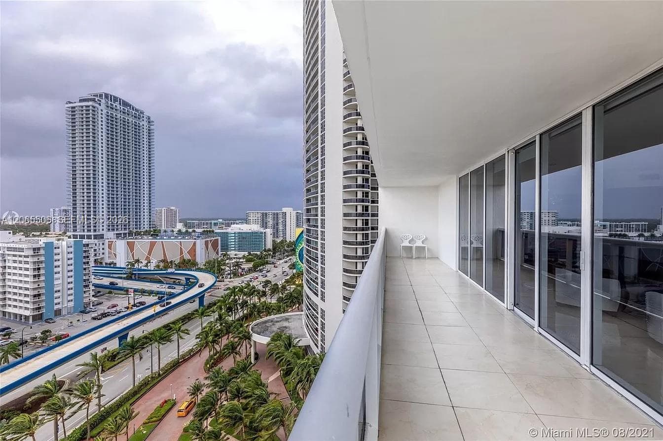 BEACH CLUB TWO CONDO · #1606 in Hallandale Beach - Photo 4