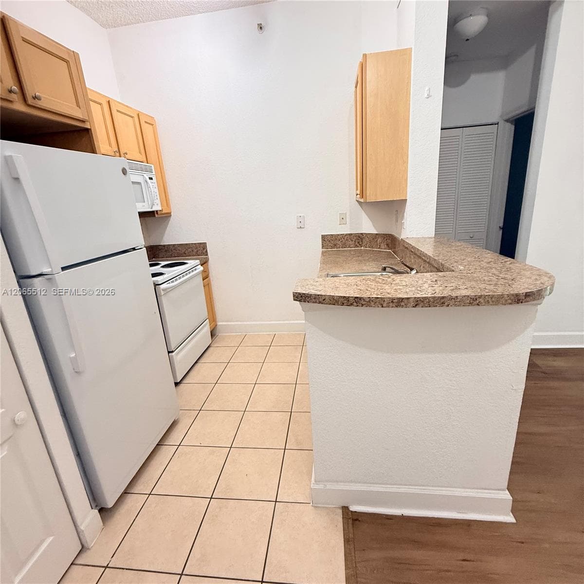 VALENCIA CONDO · #146 in South Miami - Photo 12