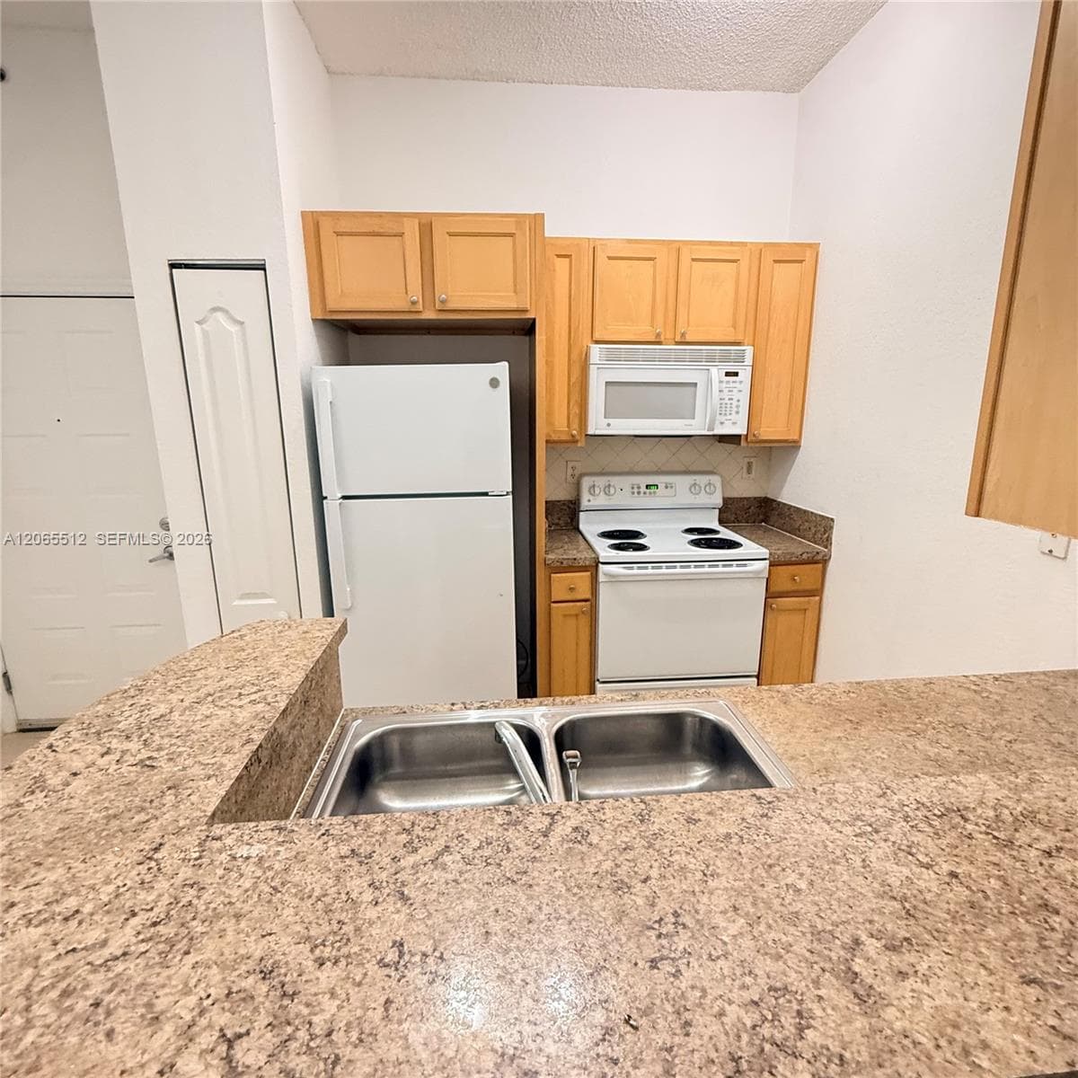 VALENCIA CONDO · #146 in South Miami - Photo 11