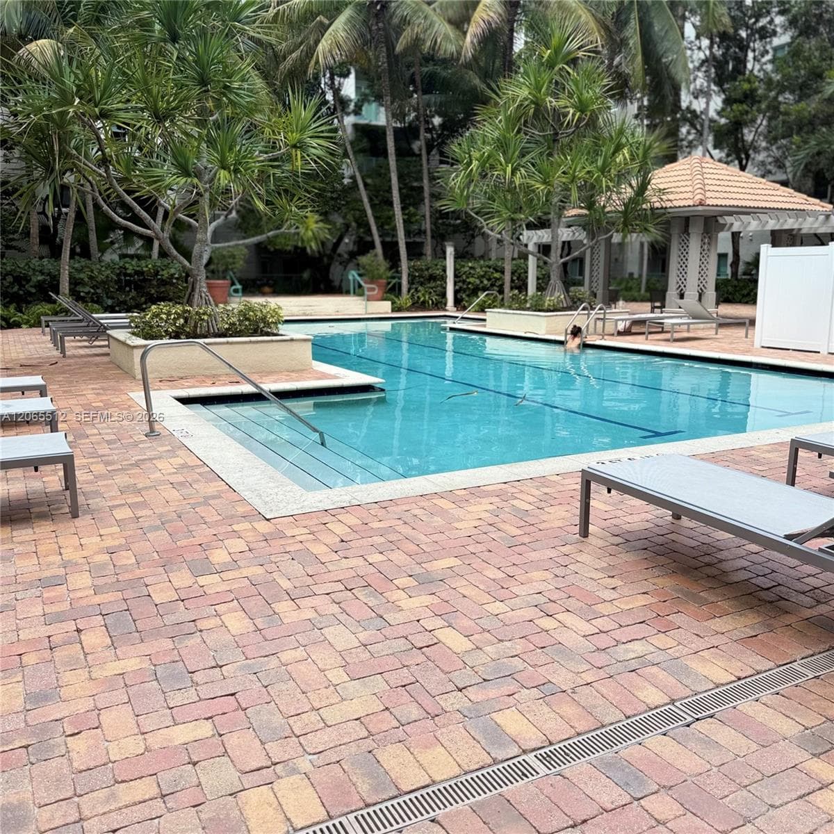 VALENCIA CONDO · #146 in South Miami - Photo 21