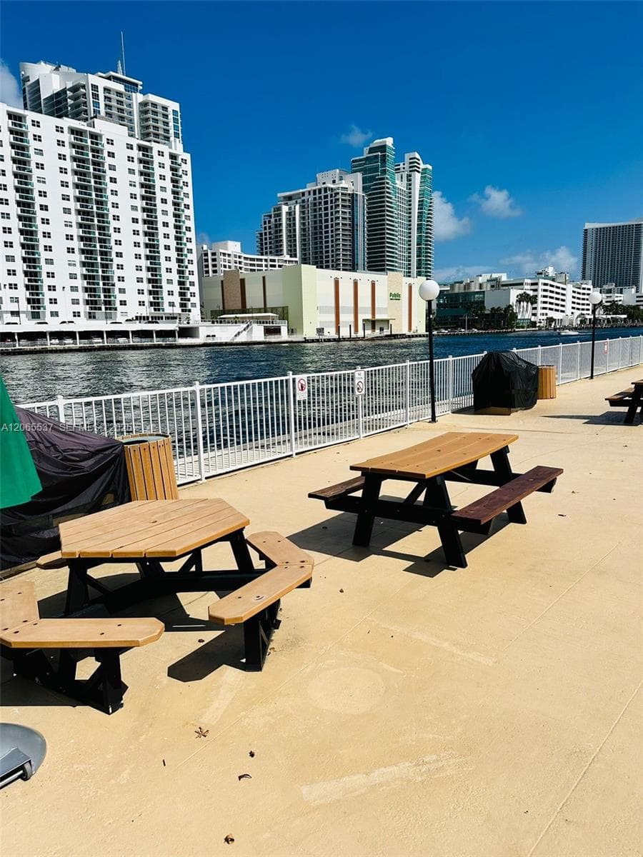 OCEANVIEW PARK CONDO · #611 in Hallandale Beach - Photo 11