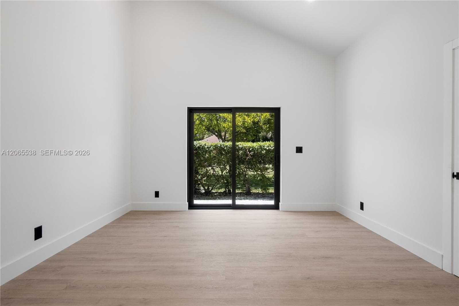 1543 SW 1st Ave photo 14