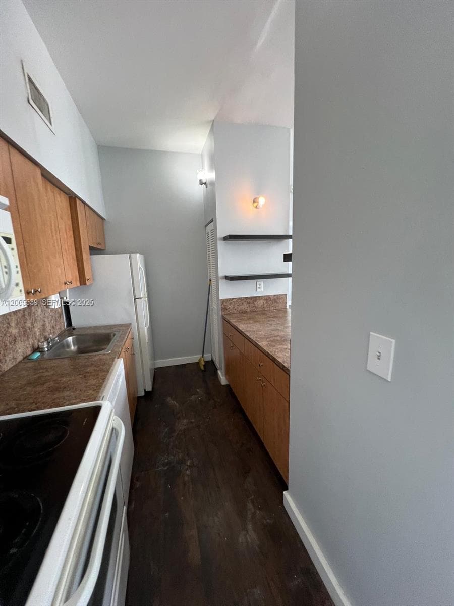 ROYAL PALMS CONDO · #111 in Hialeah - Photo 19