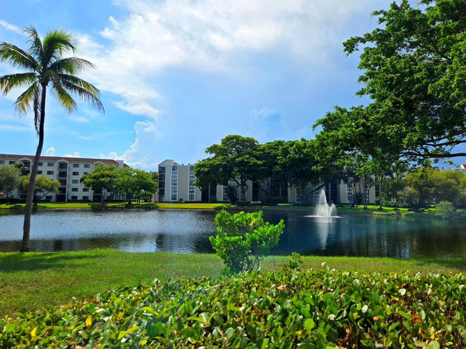 Egret community lake