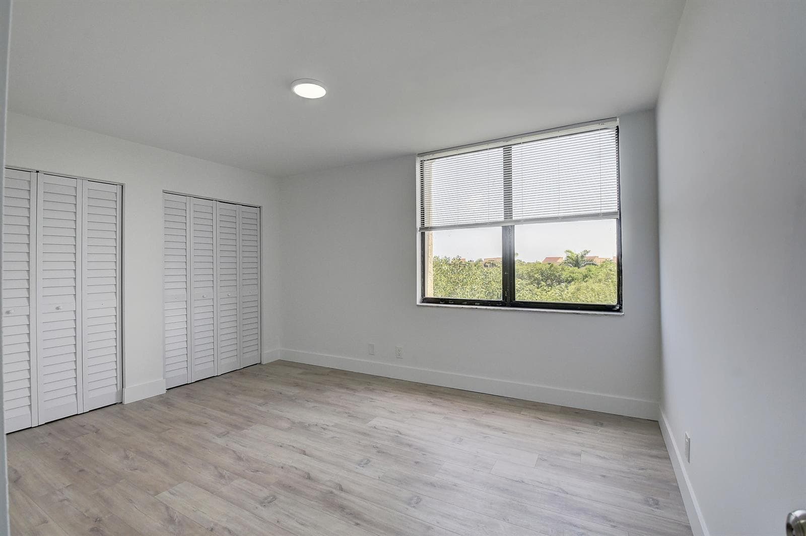 Large Bedroom