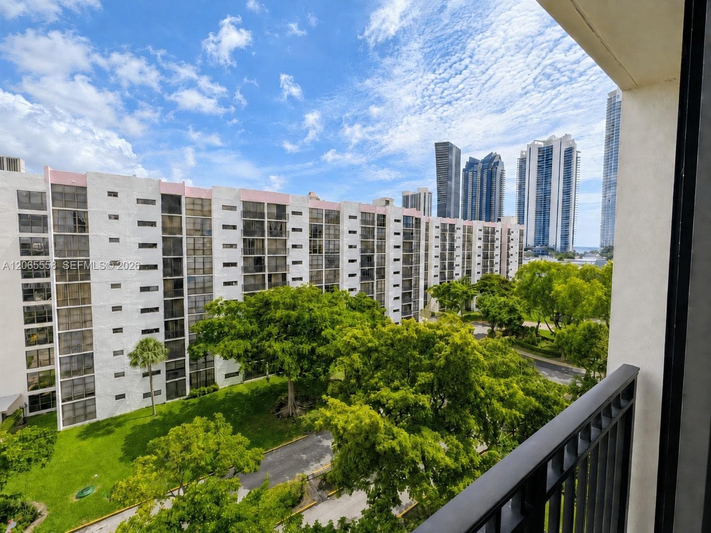 PLAZA OF THE AMERICAS · #801 in Sunny Isles Beach - Photo 2