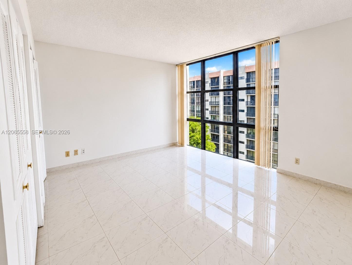 PLAZA OF THE AMERICAS · #801 in Sunny Isles Beach - Photo 6