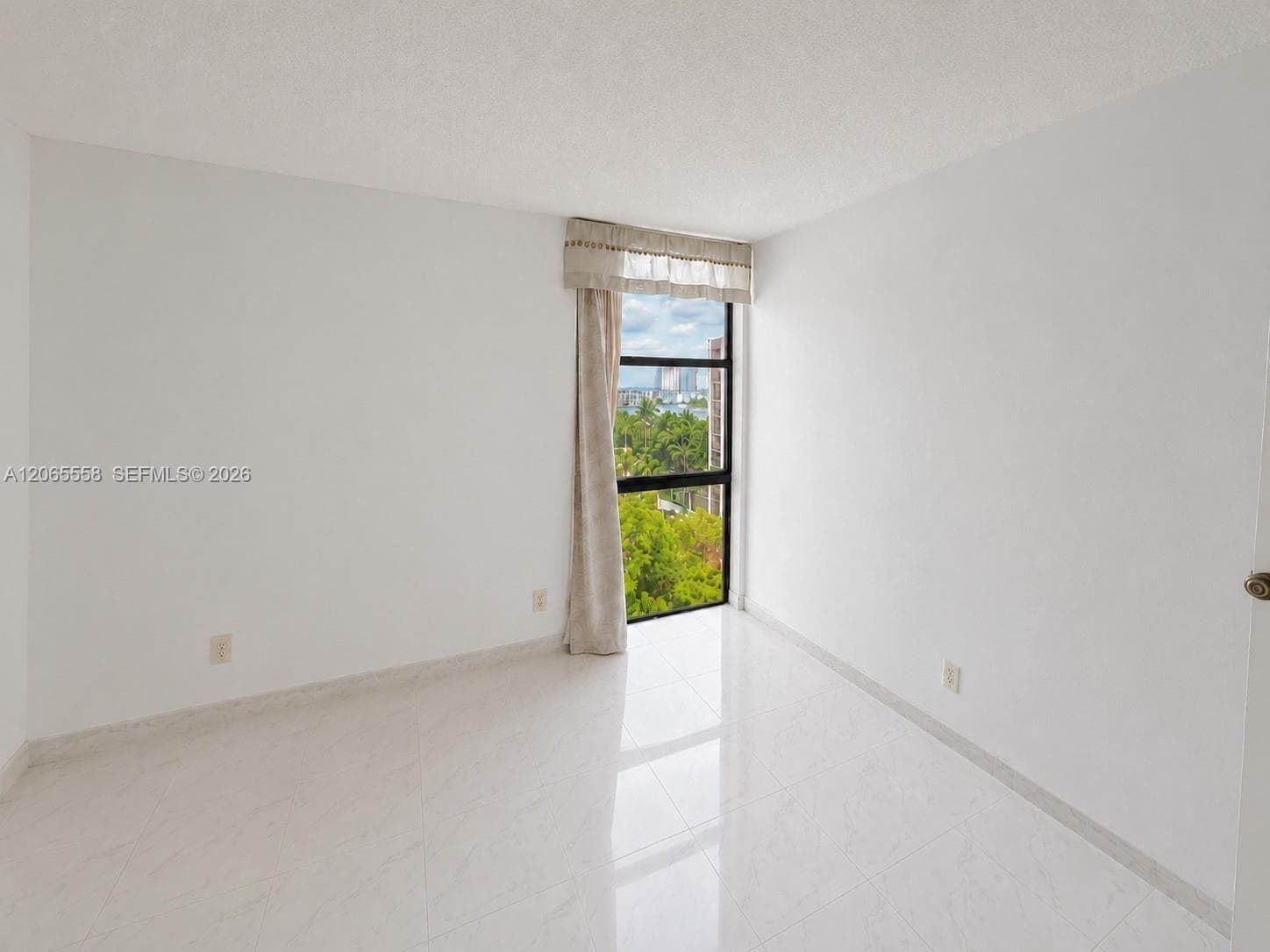 PLAZA OF THE AMERICAS · #801 in Sunny Isles Beach - Photo 11