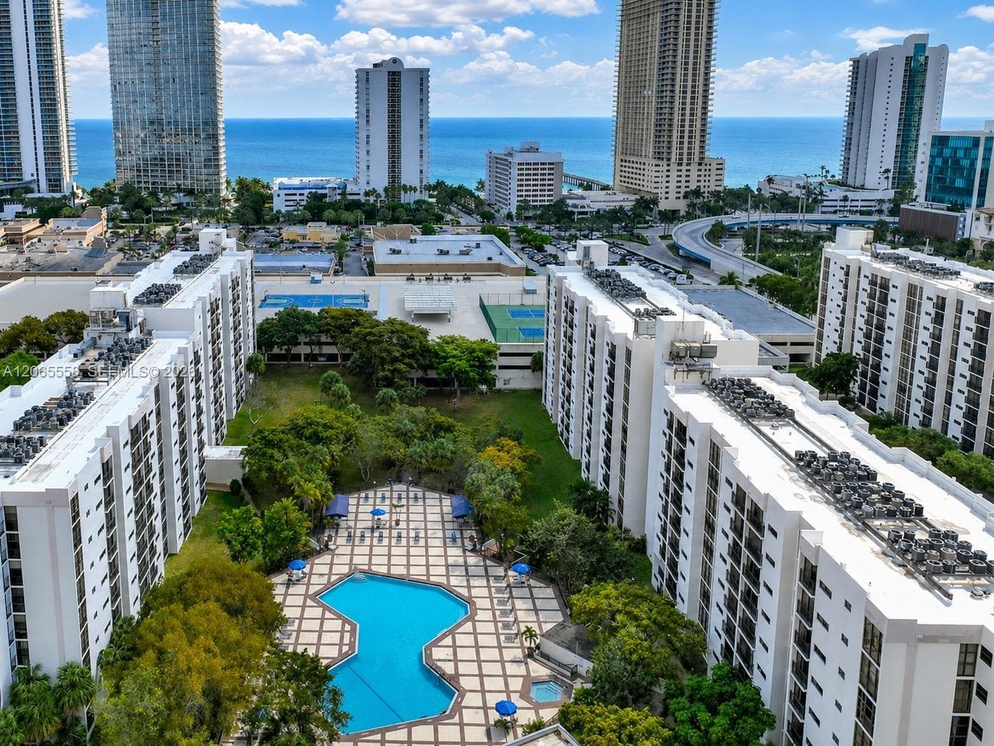 PLAZA OF THE AMERICAS · #801 in Sunny Isles Beach - Photo 29