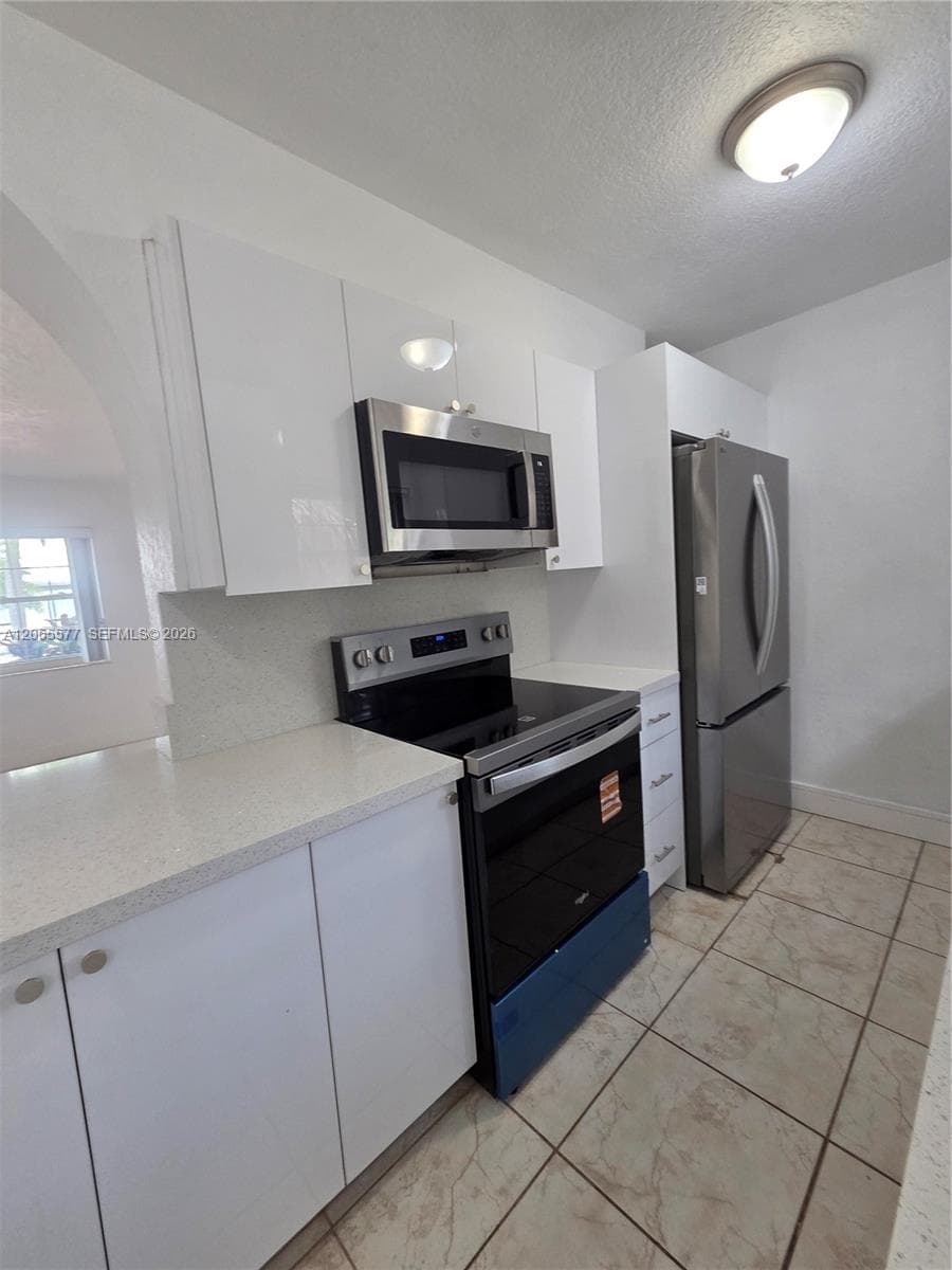 10500 SW 30th St photo 6