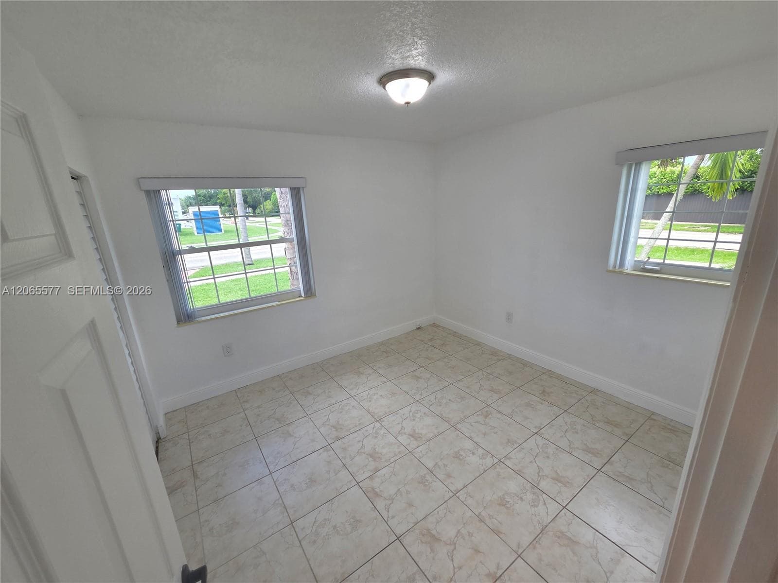 10500 SW 30th St photo 18