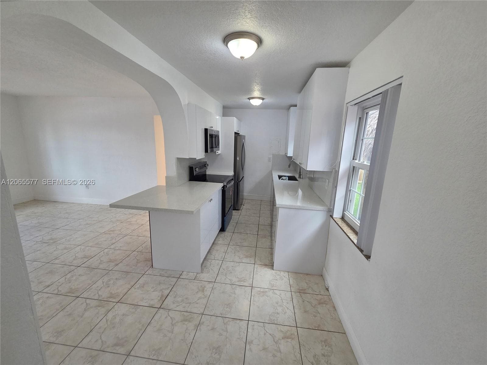 10500 SW 30th St photo 4