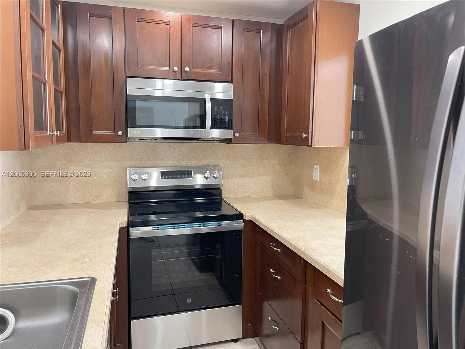 1447 Towhee St photo 2