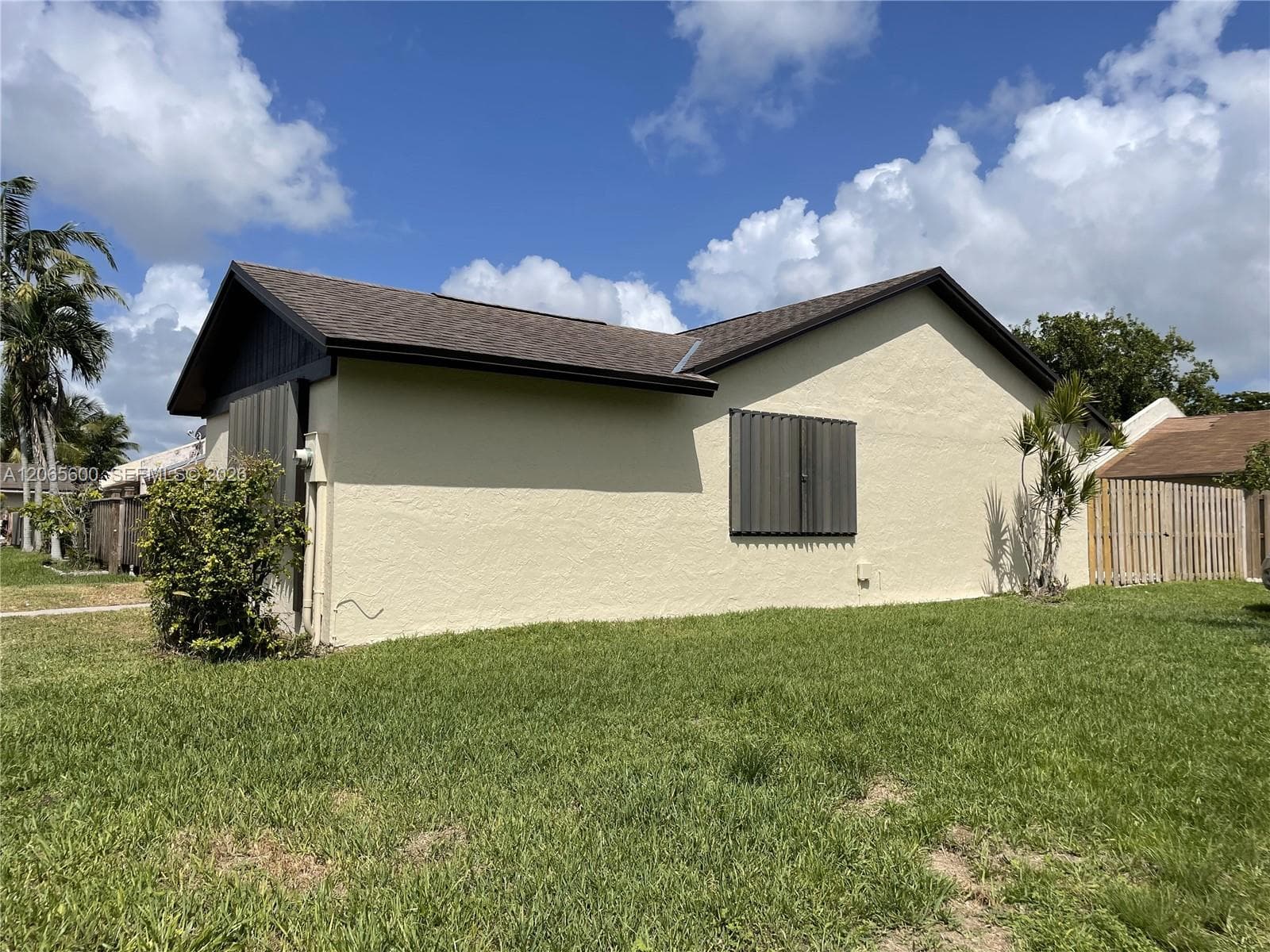 1447 Towhee St photo 3