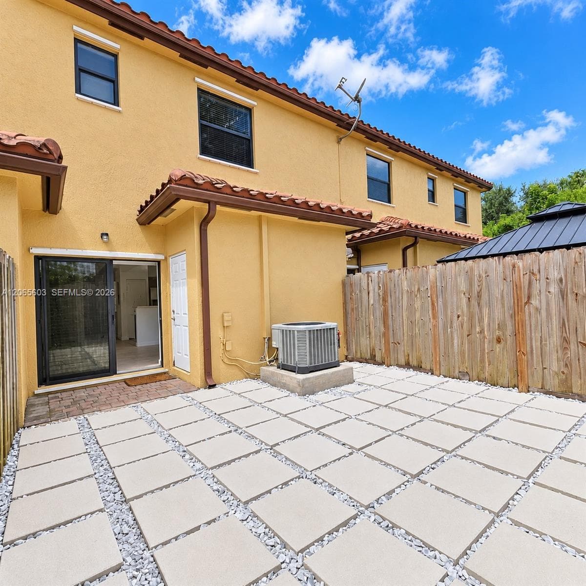 413 SE 32nd Ter #413 photo 15