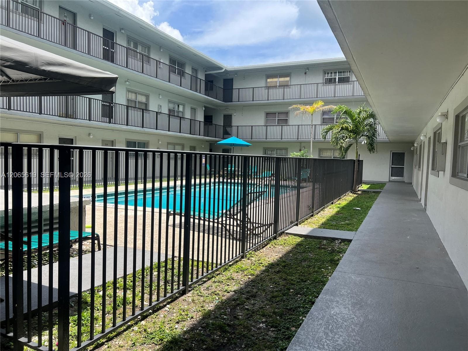 SEVILLA PLAZA CONDO · #111 in North Miami Beach - Photo 3