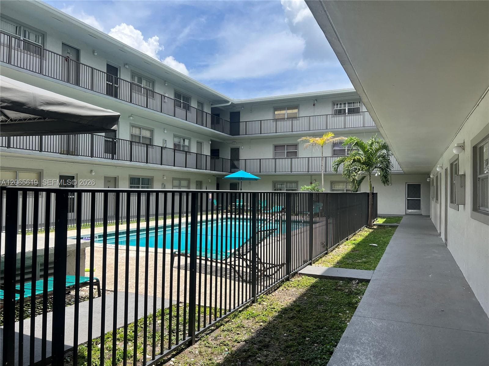 SEVILLA PLAZA CONDO · #111 in North Miami Beach - Photo 4