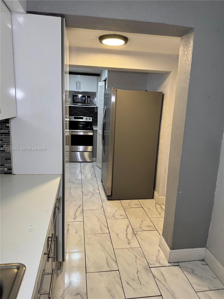 350 NW 58th Ave photo 2