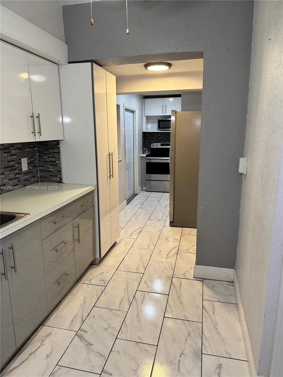 350 NW 58th Ave photo 3