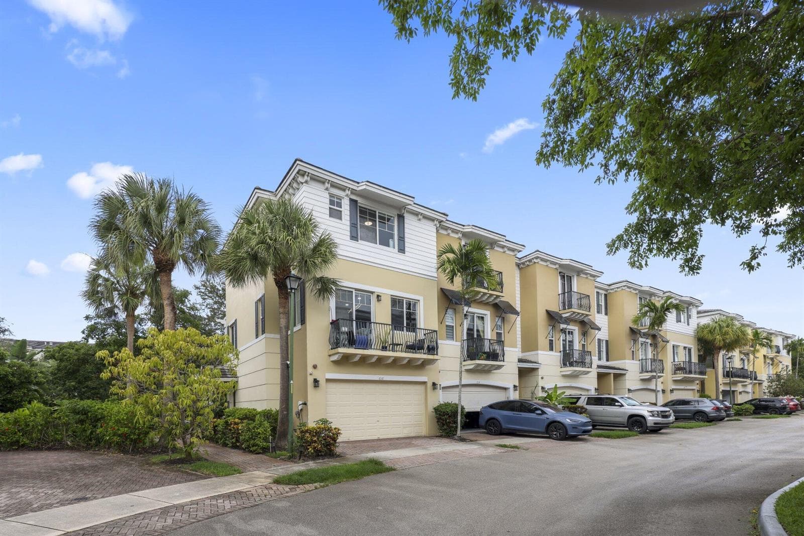 616 NW 38th Cir - 2.jpg-SMALL